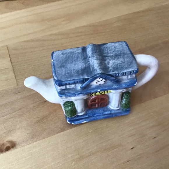 Red Rose Tea Pots - Picture 13 of 13